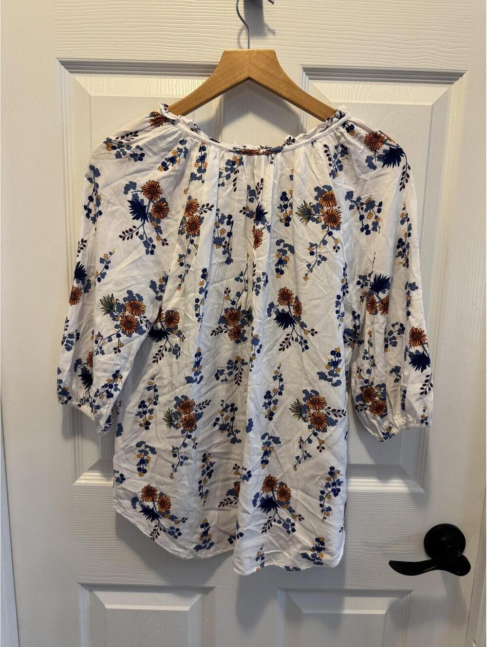 a.n.a Floral Print 3/4 Sleeve Blouse Size Small - Picture 3 of 4